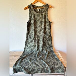 Talbots Green Floral Dress 2 Pockets in Front Size 8